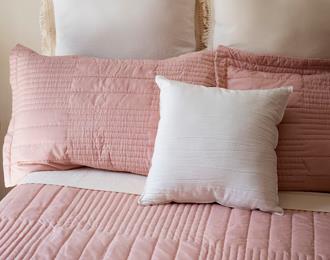 The Art of Handloom: Bringing Tradition Home