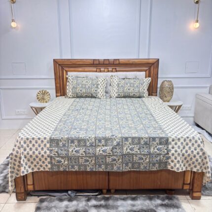 Artistic Multicolor Bedsheet with Ethnic Border Design 🎨✨