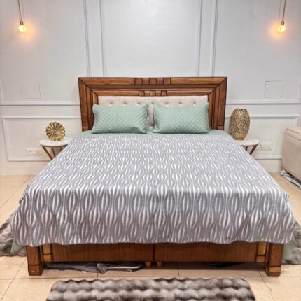 Grey Wave Soft AC Blanket – Modern Comfort & Style 🌫️✨